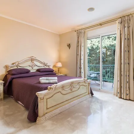Paraiso Villa *
